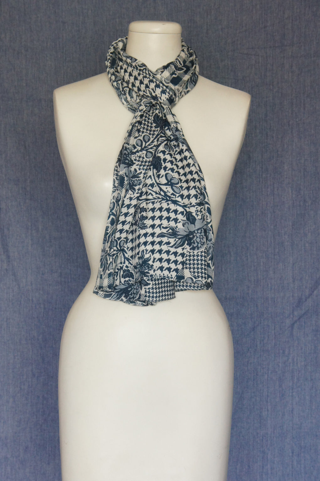 Classic Print Scarf (SE-1574)
