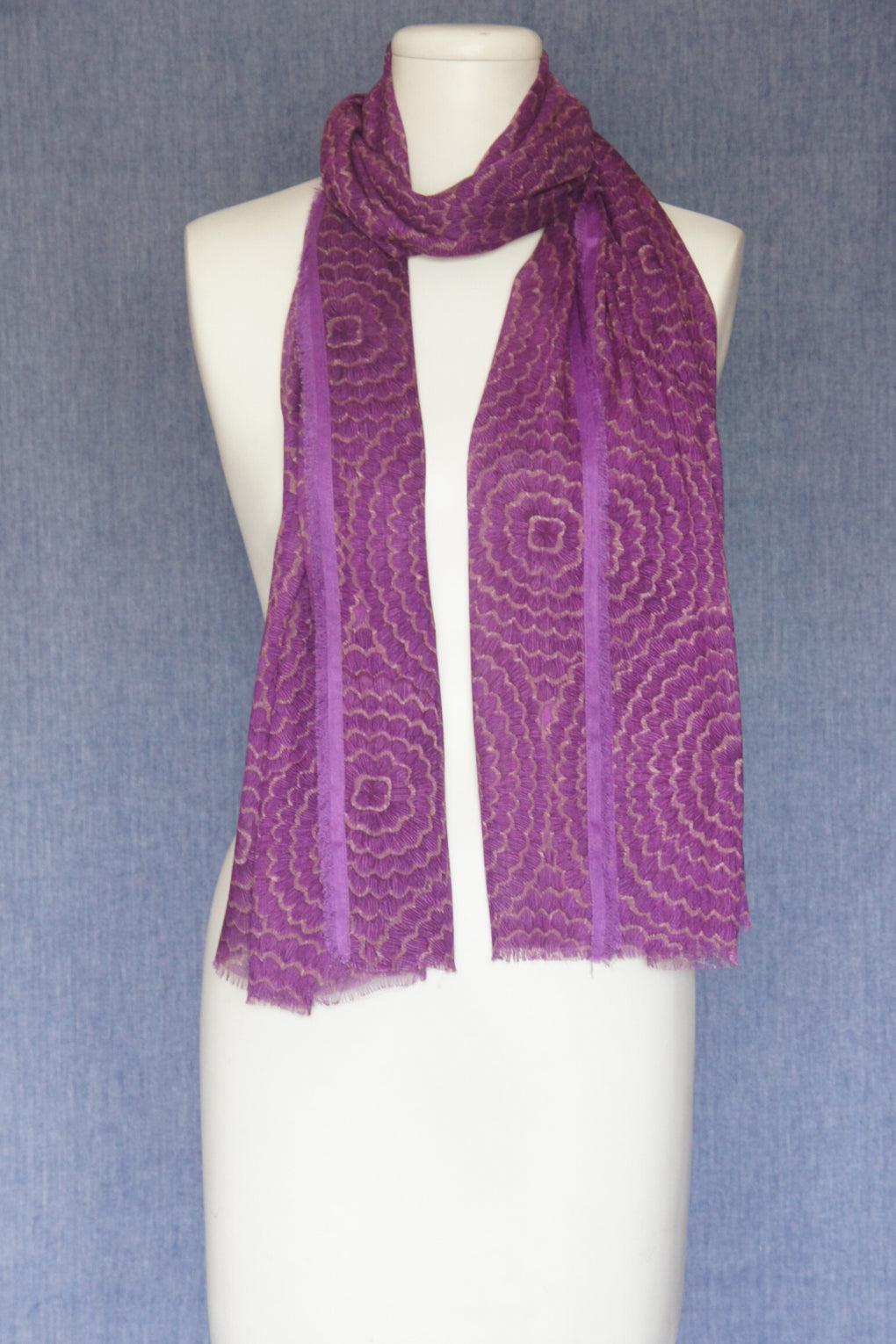 Embroidered Flowers Look Scarf (SE-1580)