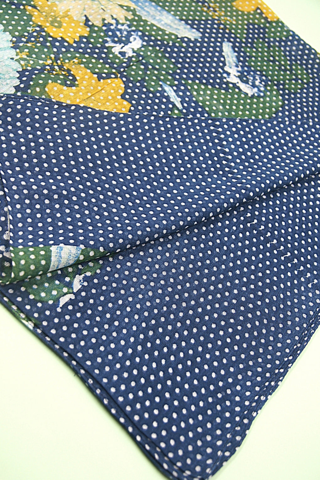 Dots on Flowers (SE-1909_Navy)