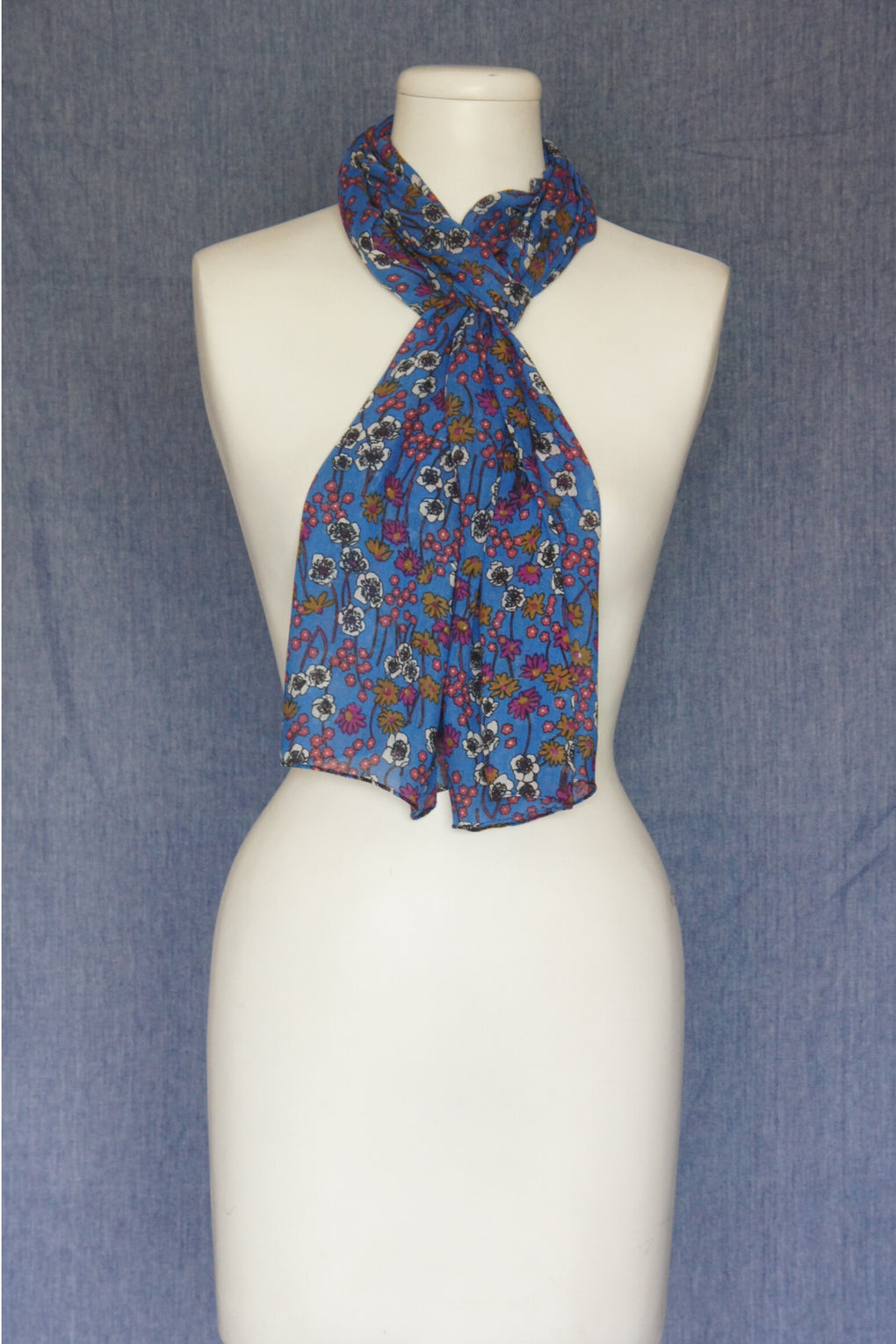 Small Flowers Scarf (SE-1577)