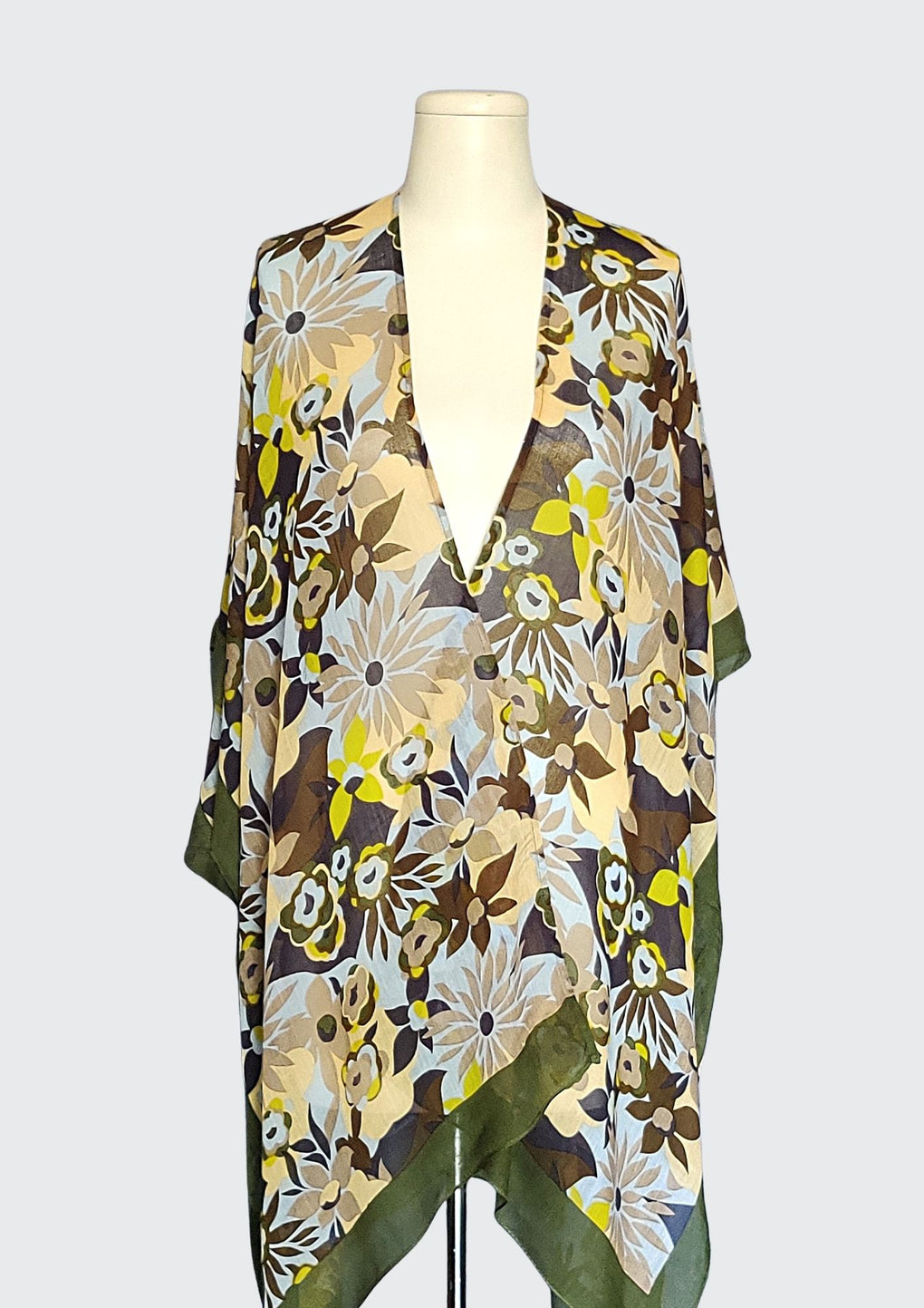 Flowers with Four Side Border Print Kimono (SE-2537)